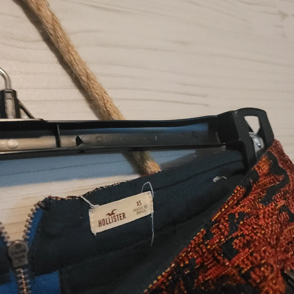 💥GORGEOUS Tapestry mini skirt HCO - Picture 3 of 3